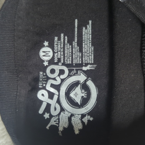 LRG T shirt | size M - Picture 2 of 4